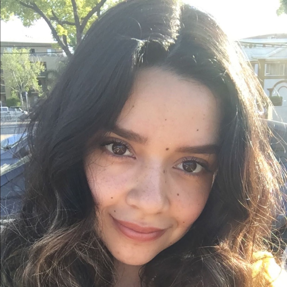 Meet your Posher, Monica